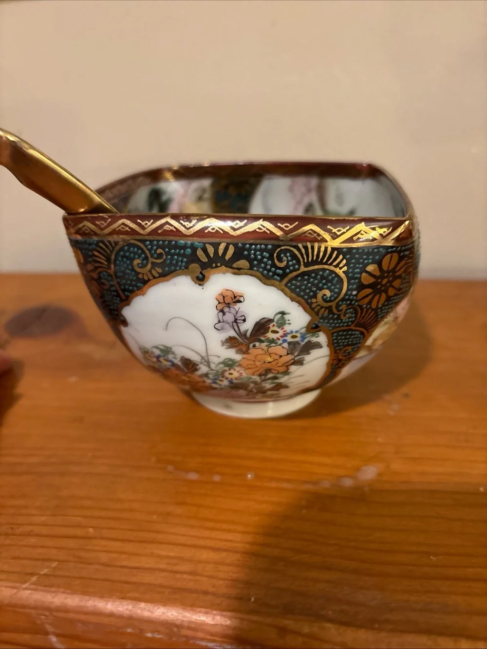 Japenese Porcelain Bowl with Spoon - Picture 3 of 10